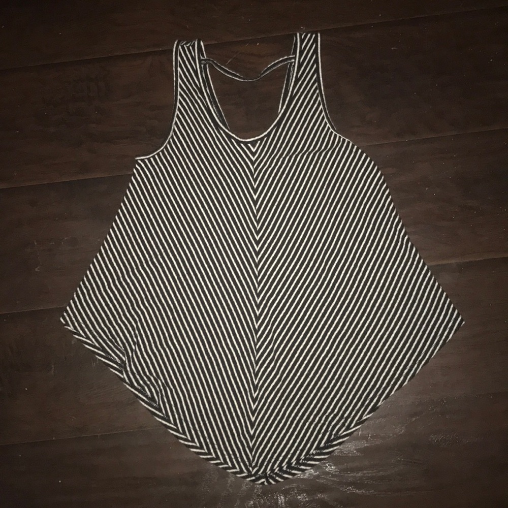super cute black & white striped tank top